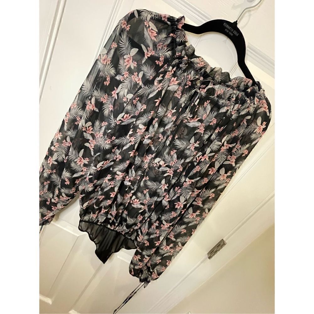 Victoria’s Secret women’s small floral thing bodysuit